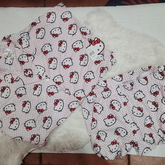 Hello Kitty Pajama Set Pink Shorts Button Front Top Large Retail $58 New - Picture 10 of 11